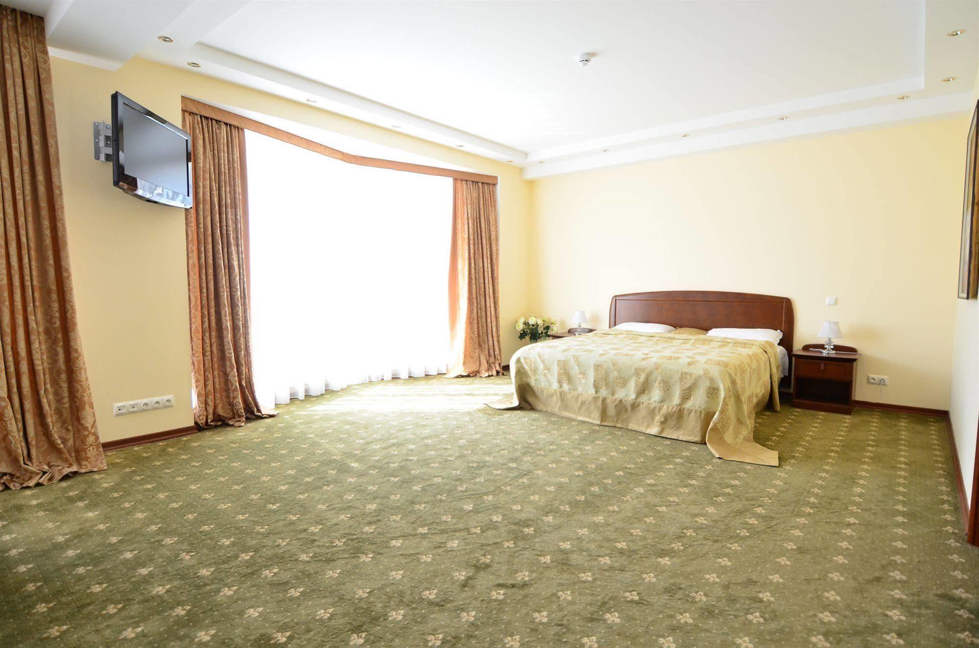 Platinum Hotel Кишинів Екстер'єр фото