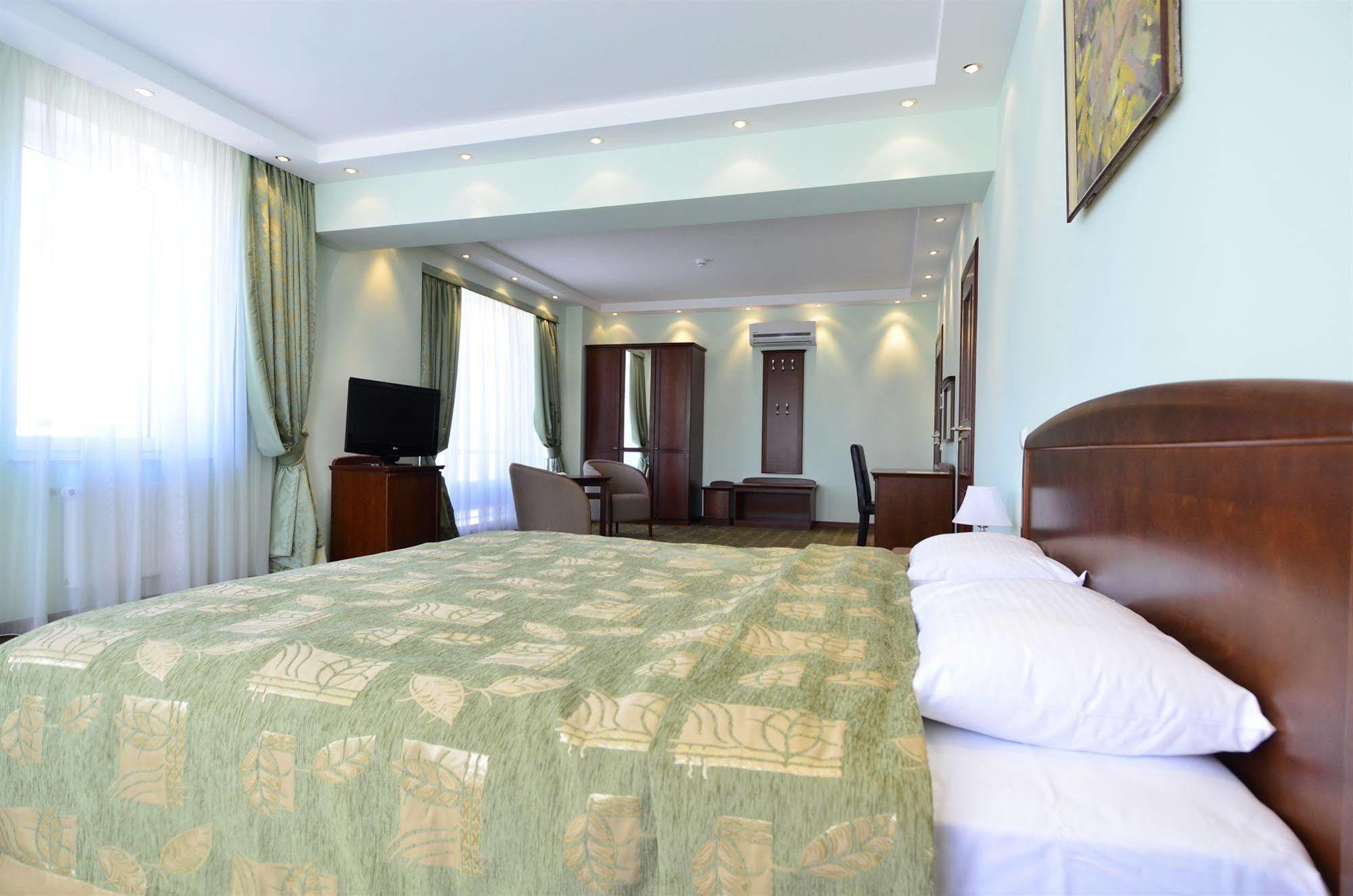 Platinum Hotel Кишинів Екстер'єр фото